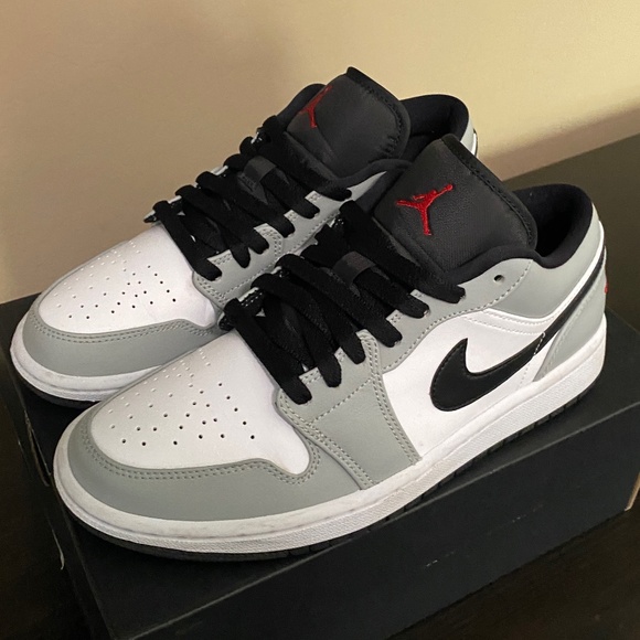 Jordan 1 Low Light Smoke Grey - Picture 2 of 5